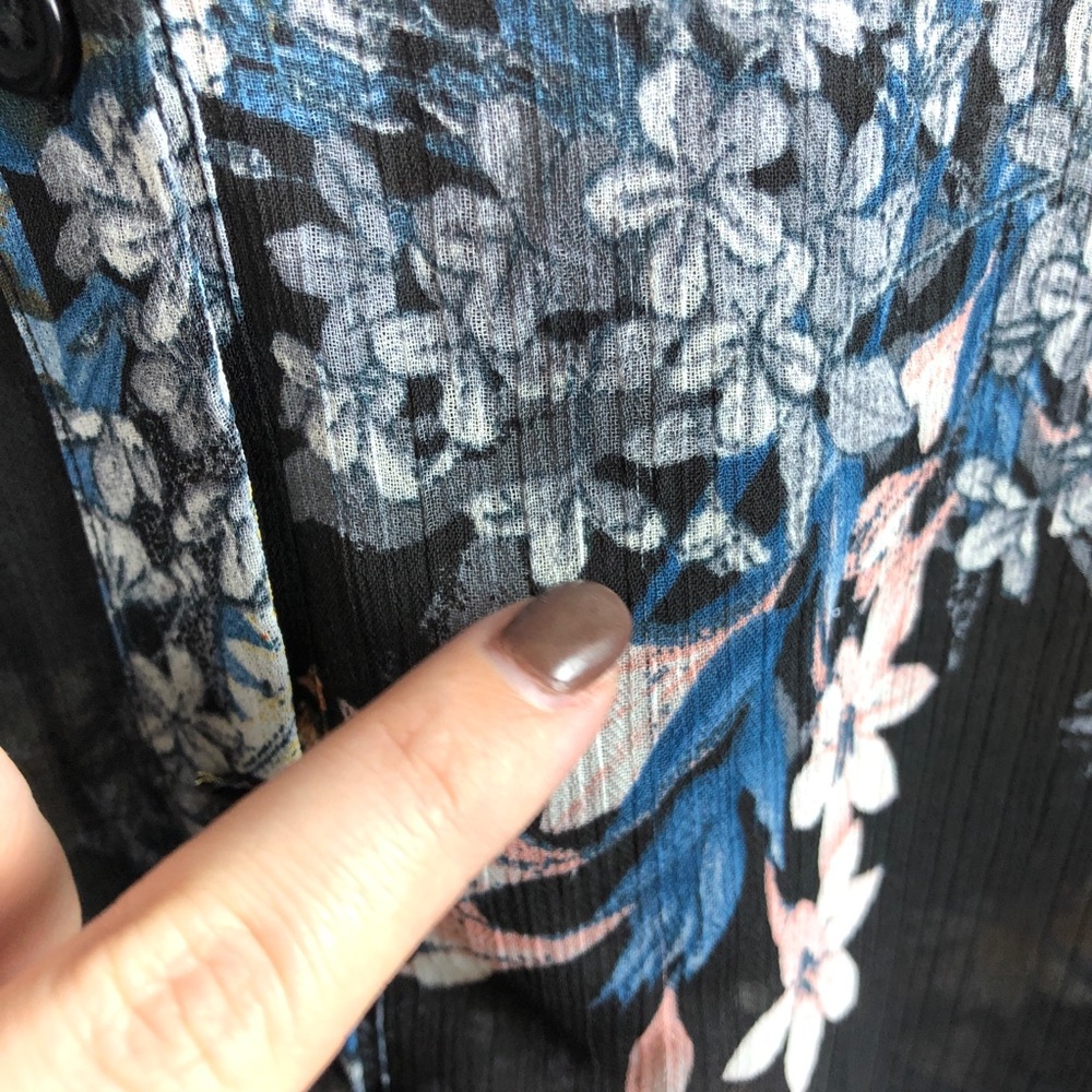 Stitch Fix Kut from the Kloth Sinclair Floral Top - Picture 4 of 7
